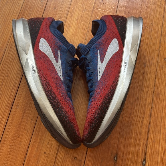 Brooks Levitate 3 Men’s Running Sneakers - Picture 2 of 8